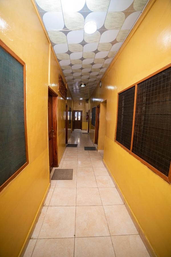 Bombay Hotel อักกรา ภายนอก รูปภาพ
