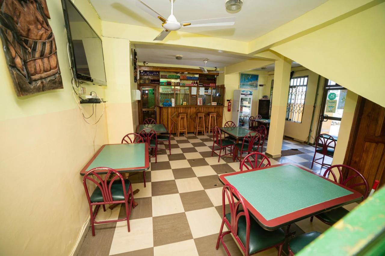 Bombay Hotel อักกรา ภายนอก รูปภาพ